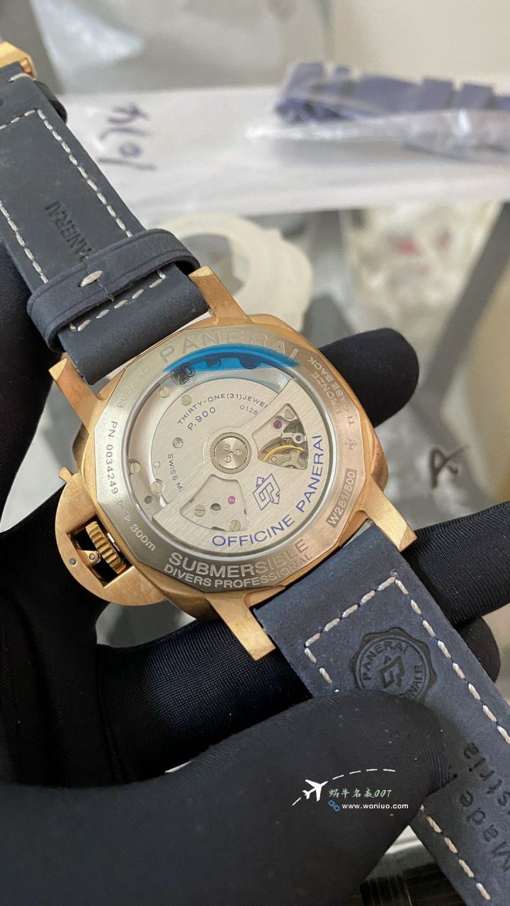 VSPanerai 潜行系列小青铜PAM01074，PAM1074Panerai 高仿手表多少钱 